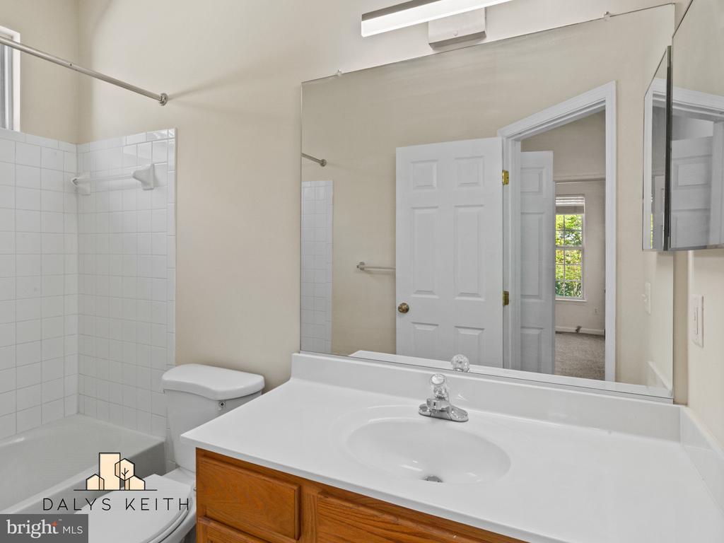 14407 HAMPSHIRE HALL COURT Unit: G-1004