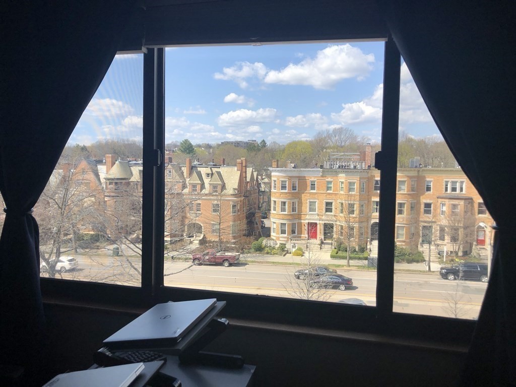 1731 Beacon St # 520