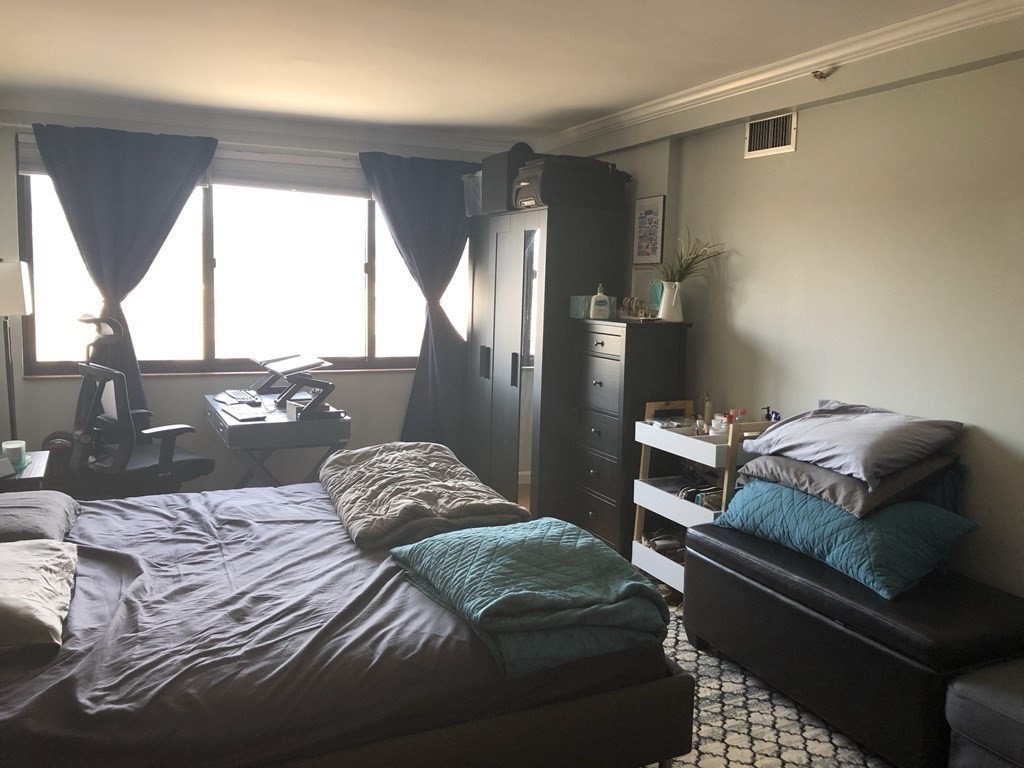 1731 Beacon St # 520