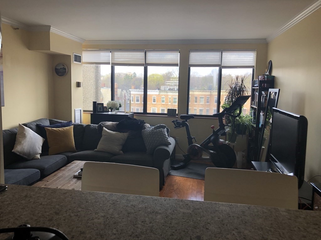 1731 Beacon St # 520