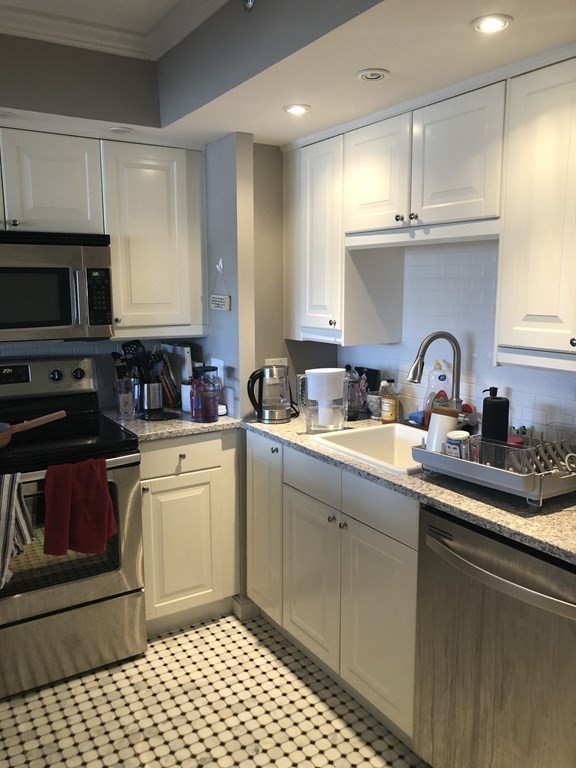 1731 Beacon St # 520