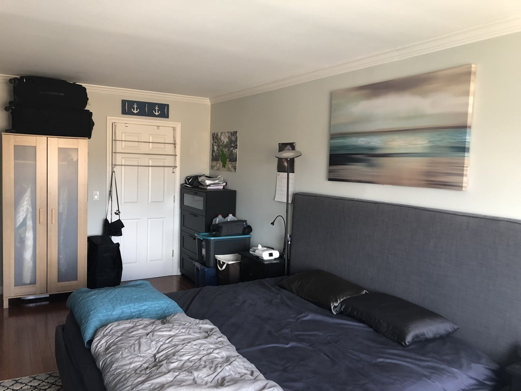 1731 Beacon St # 520