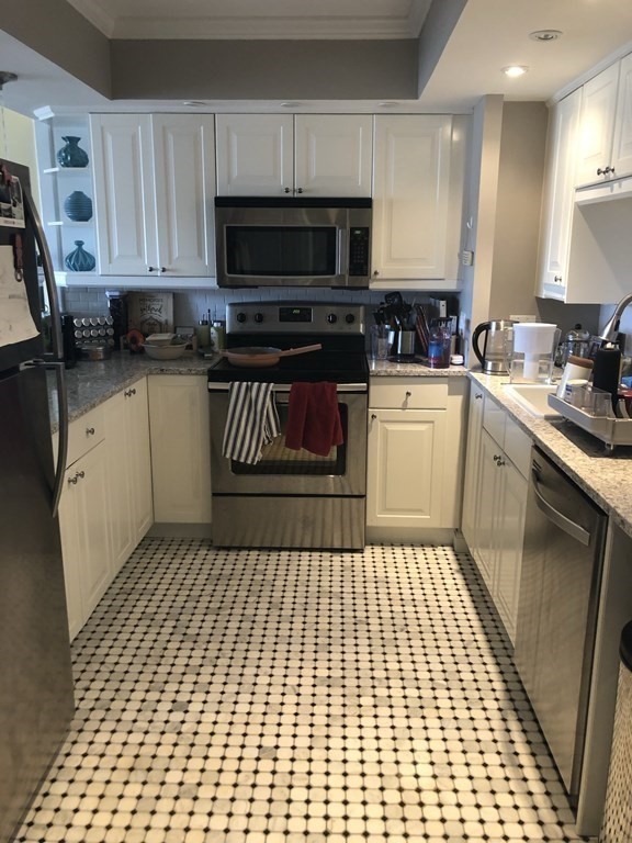 1731 Beacon St # 520