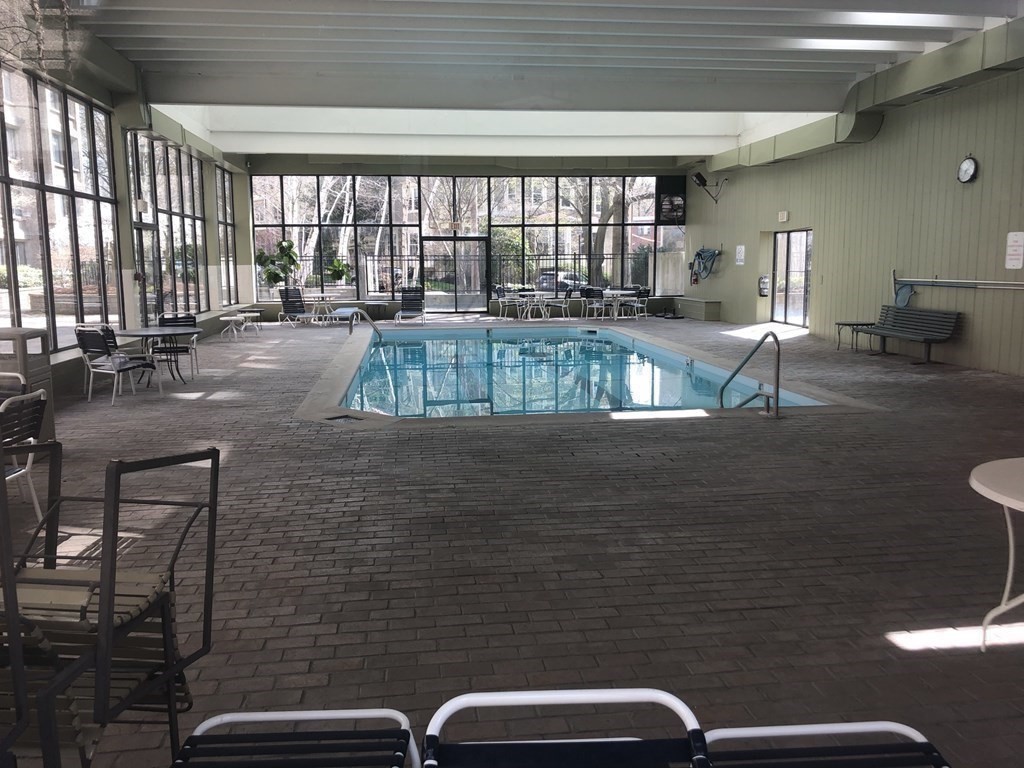 1731 Beacon St # 520