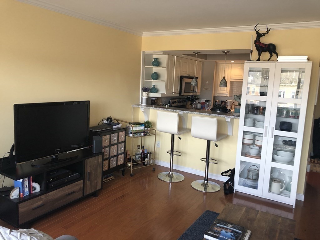 1731 Beacon St # 520