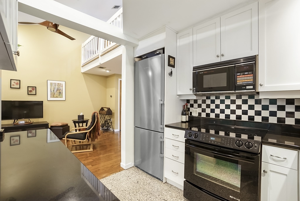 241 Perkins St # E103