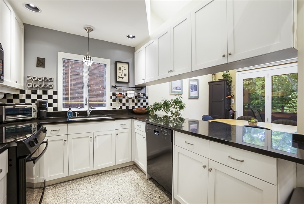 241 Perkins St # E103