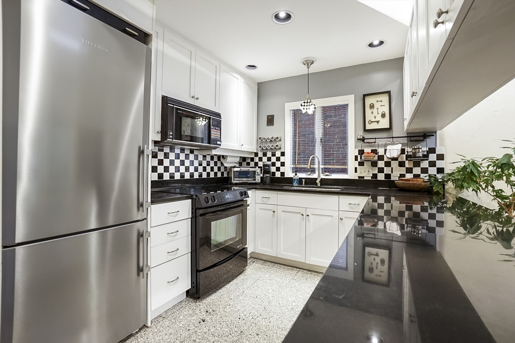 241 Perkins St # E103