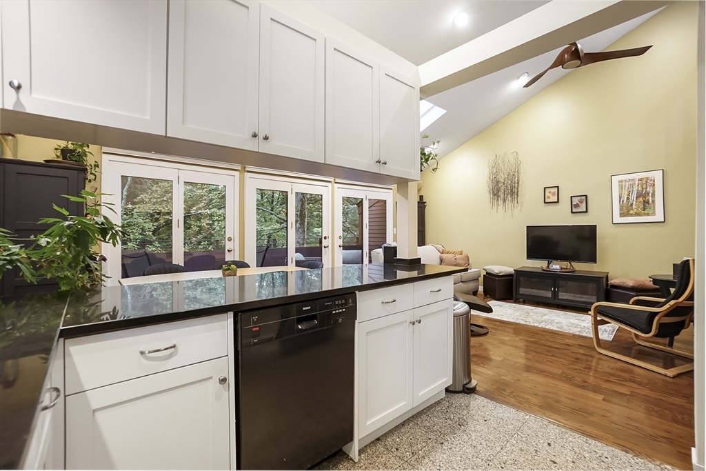 241 Perkins St # E103