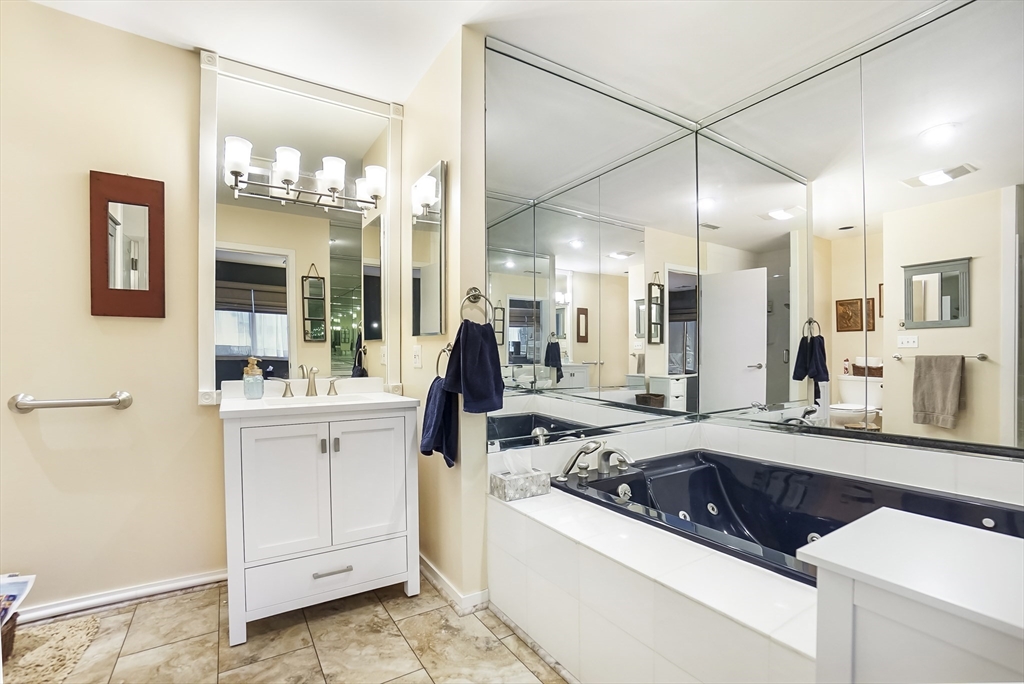 241 Perkins St # E103