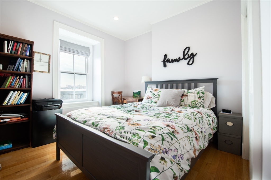 310 Columbus Ave # 4