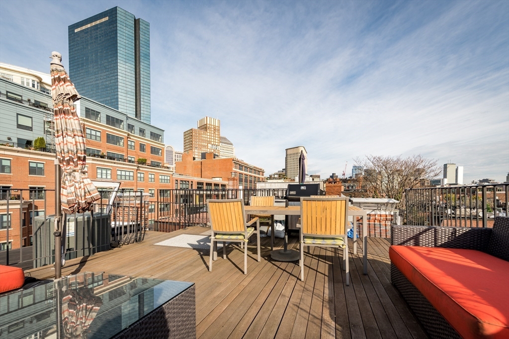 310 Columbus Ave # 4