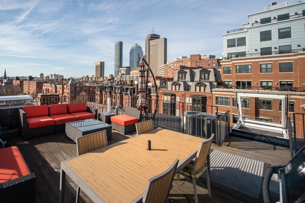 310 Columbus Ave # 4