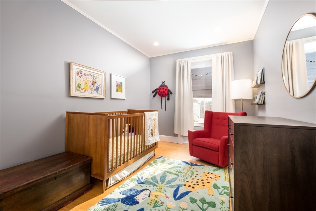 310 Columbus Ave # 4