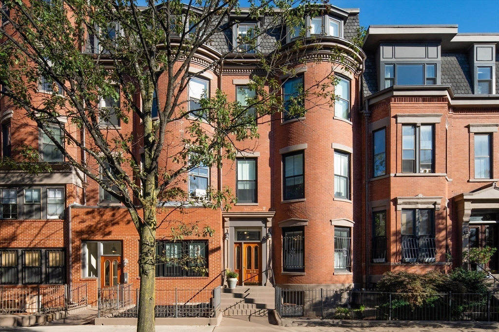 310 Columbus Ave # 4