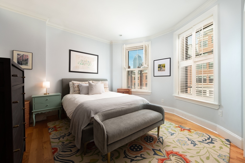 310 Columbus Ave # 4