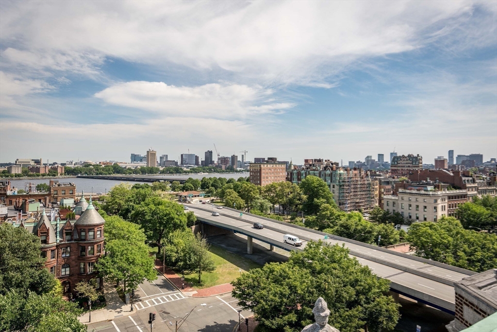 466 Commonwealth Ave # 206