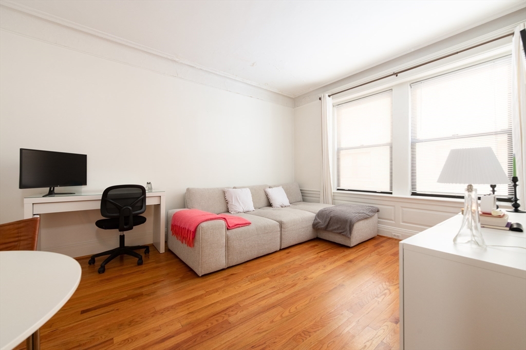 466 Commonwealth Ave # 206