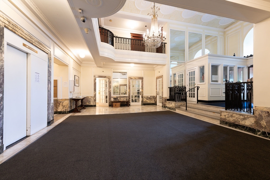 466 Commonwealth Ave # 206