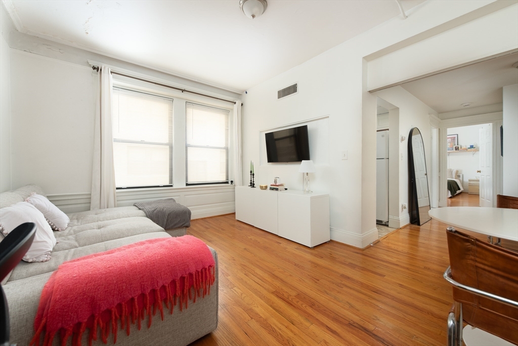 466 Commonwealth Ave # 206