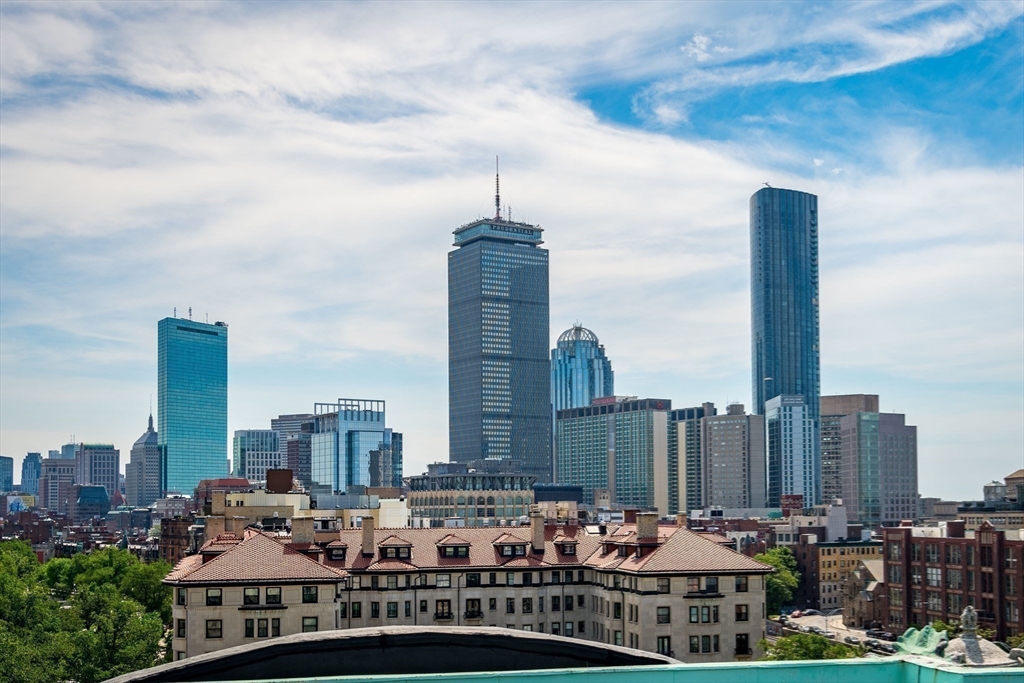 466 Commonwealth Ave # 206