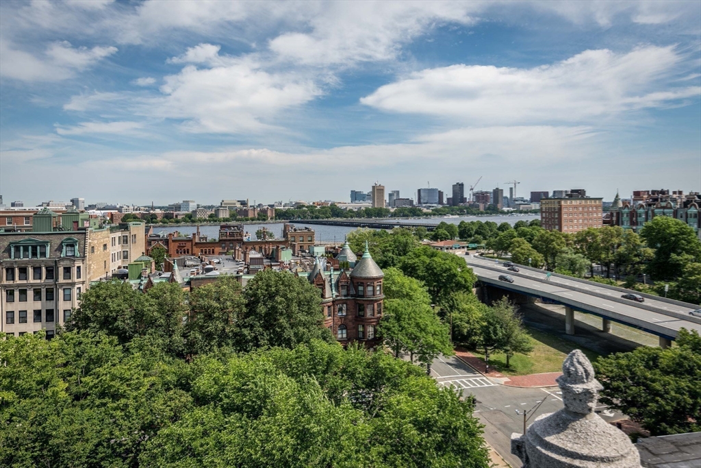 466 Commonwealth Ave # 206