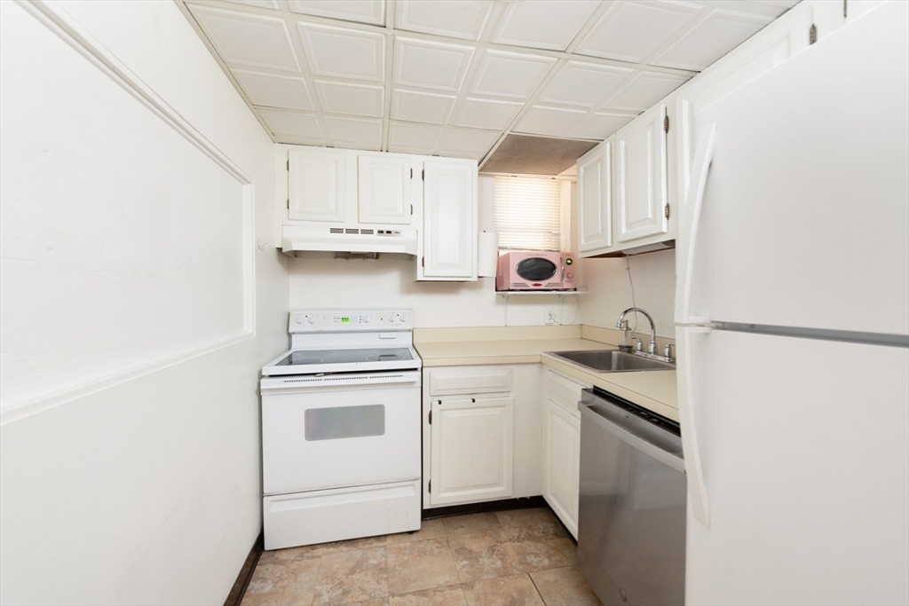 466 Commonwealth Ave # 206