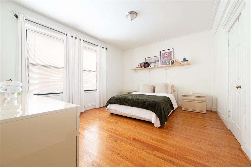 466 Commonwealth Ave # 206