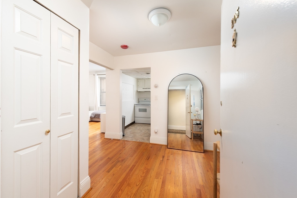 466 Commonwealth Ave # 206