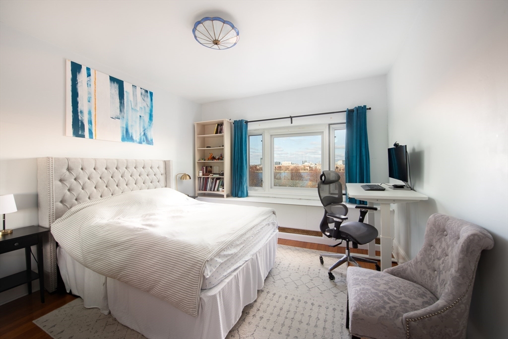 520 Beacon St # 6A