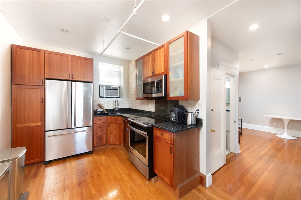 520 Beacon St # 6A