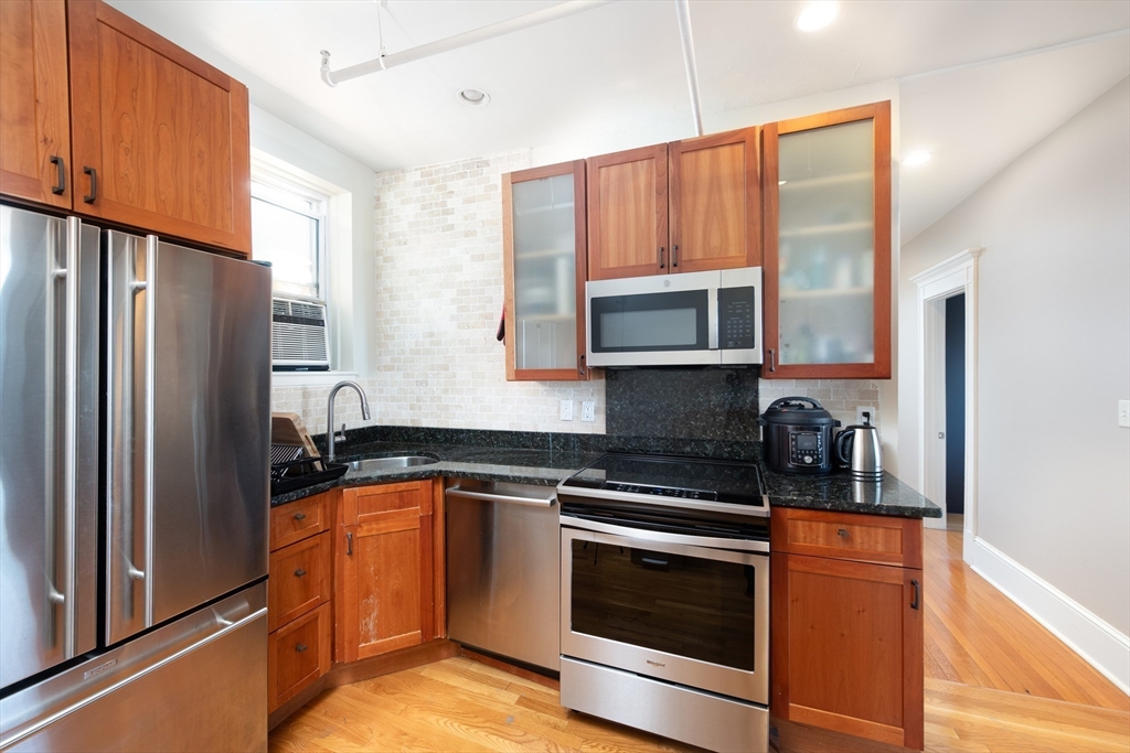 520 Beacon St # 6A