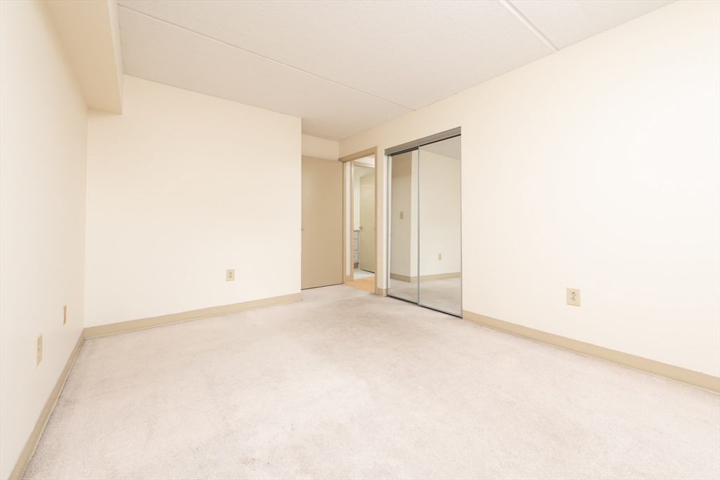 108 Peterborough St # 4G