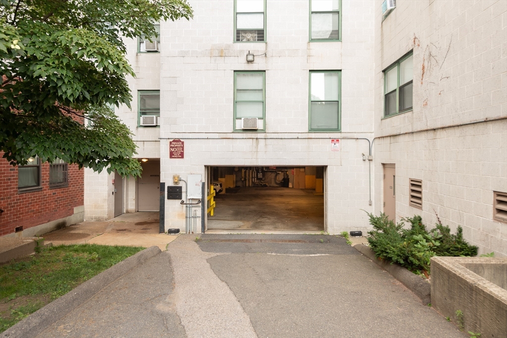 108 Peterborough St # 4G