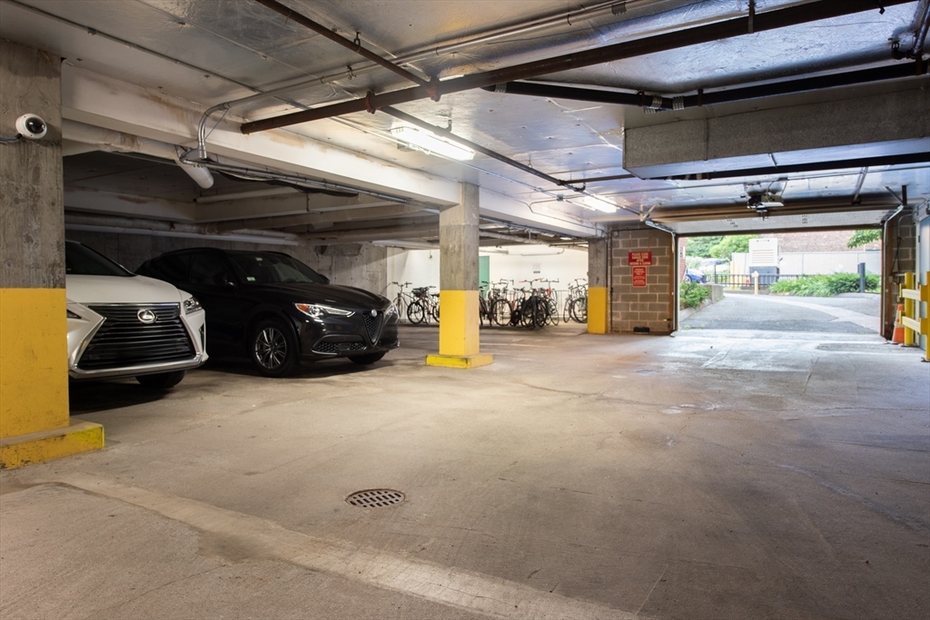 108 Peterborough St # 4G