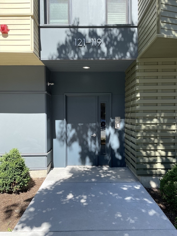 119 Hyde Park Ave # B