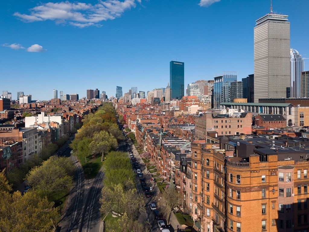 362 Commonwealth Ave # 4E