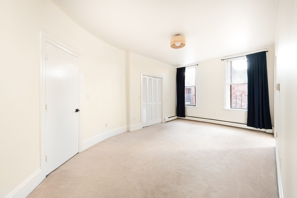 362 Commonwealth Ave # 4E