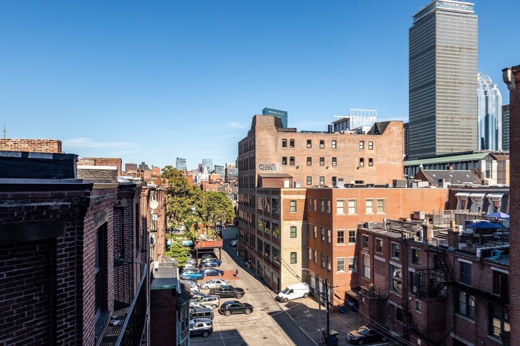 362 Commonwealth Ave # 4E