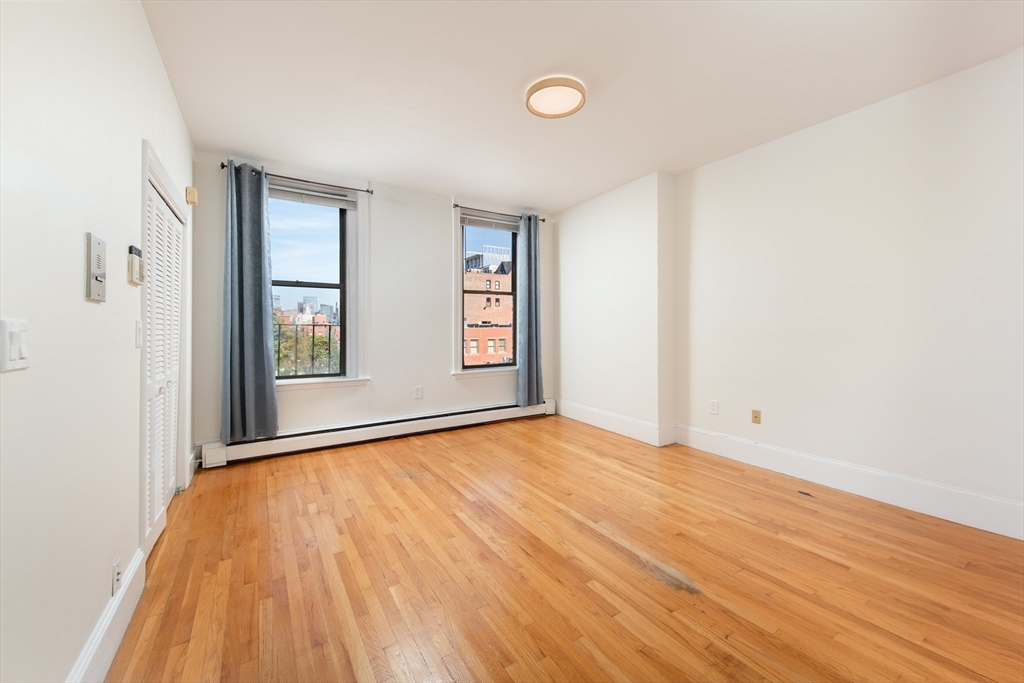 362 Commonwealth Ave # 4E