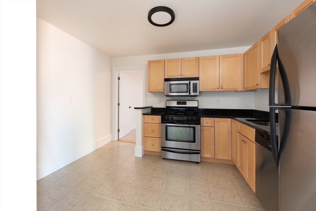 362 Commonwealth Ave # 4E