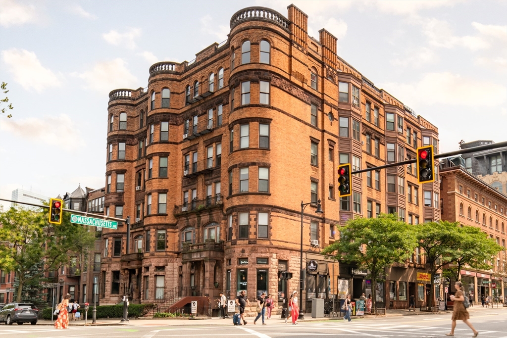 362 Commonwealth Ave # 4E