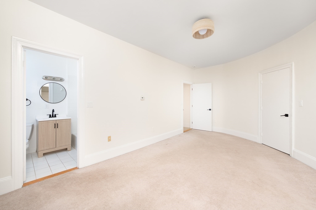 362 Commonwealth Ave # 4E