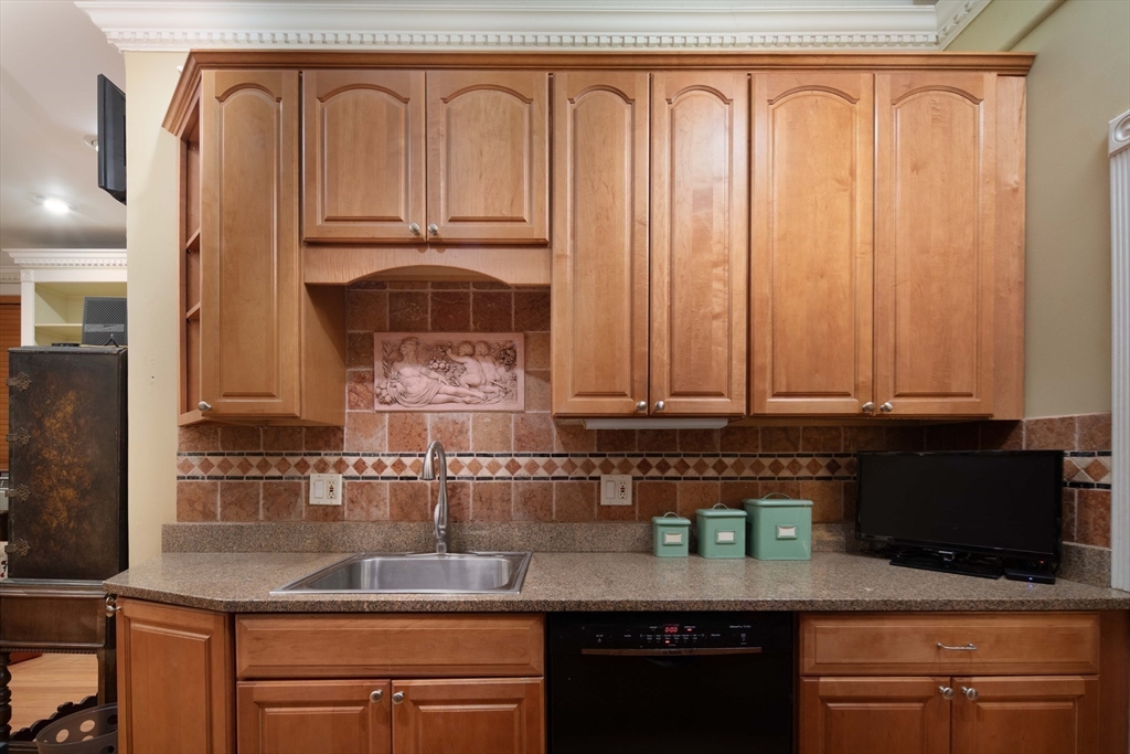 362 Commonwealth Ave # 2F Unit: 2E, 2F