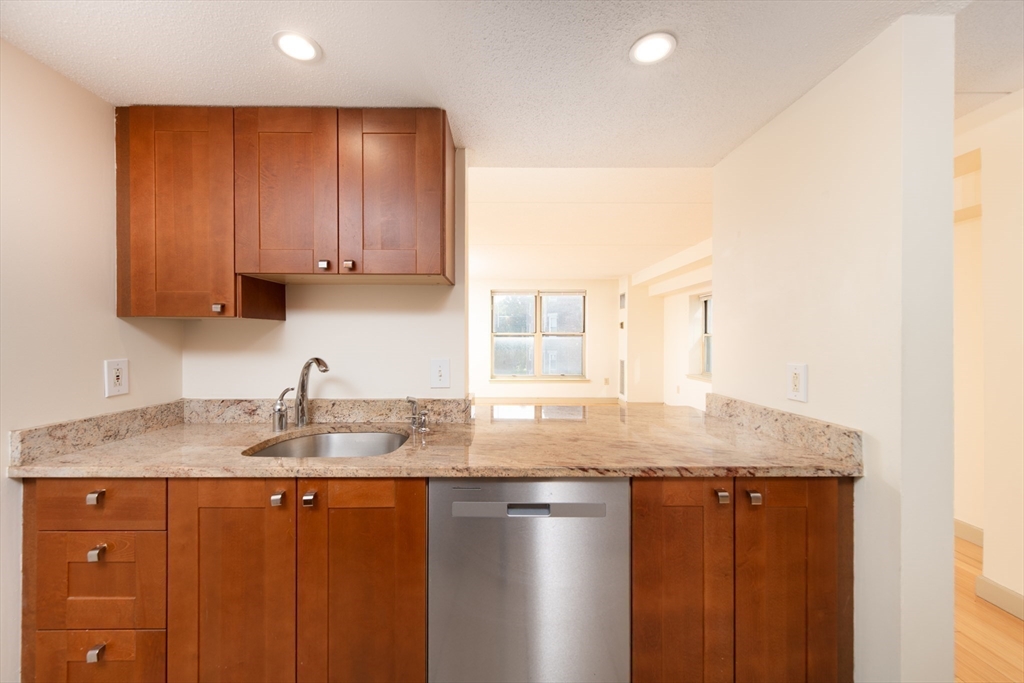 108 Peterborough St # G Unit: 4-G