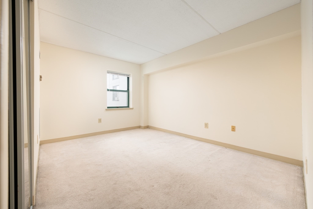 108 Peterborough St # G Unit: 4-G