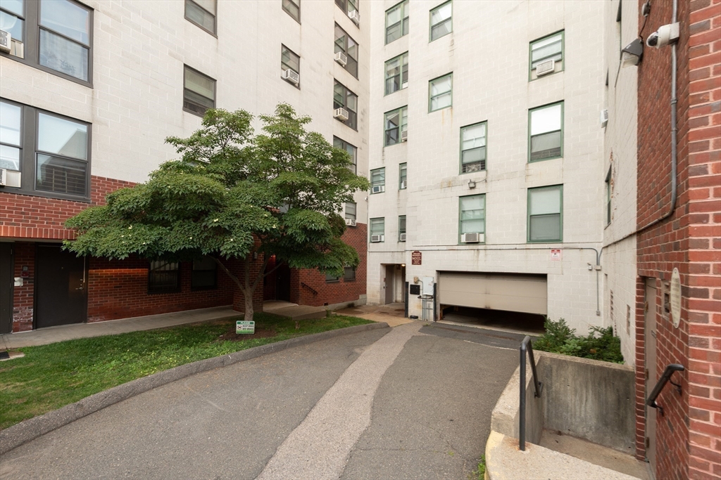 108 Peterborough St # G Unit: 4-G