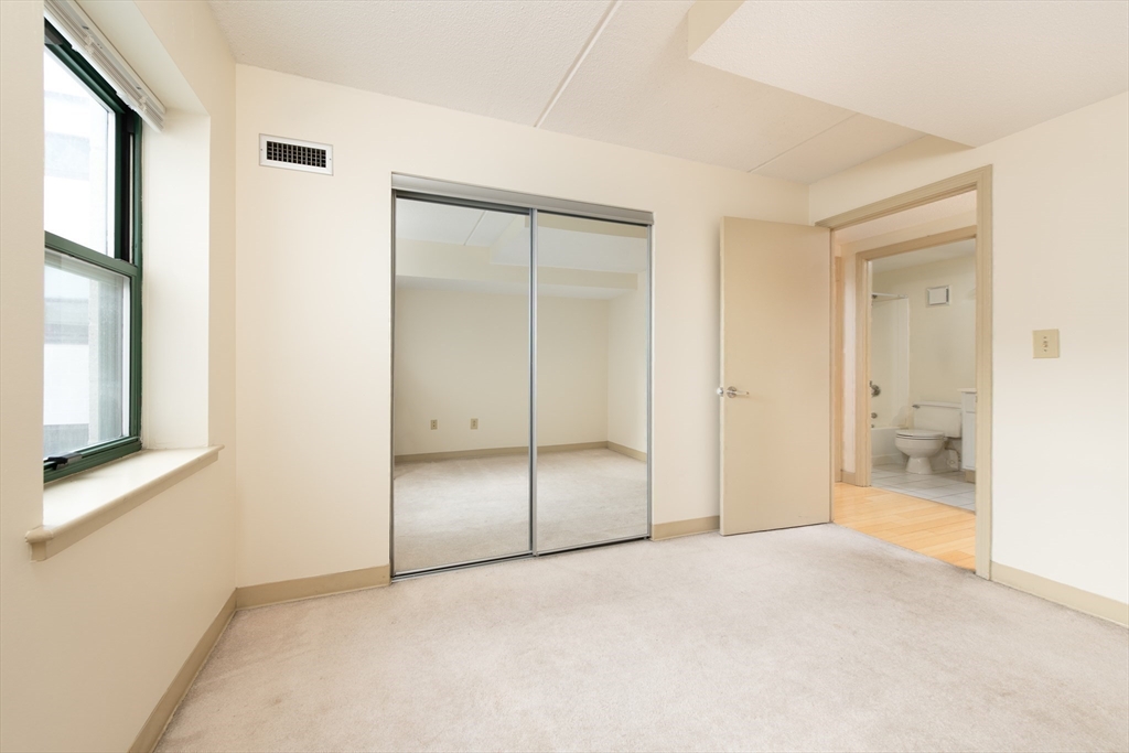 108 Peterborough St # G Unit: 4-G