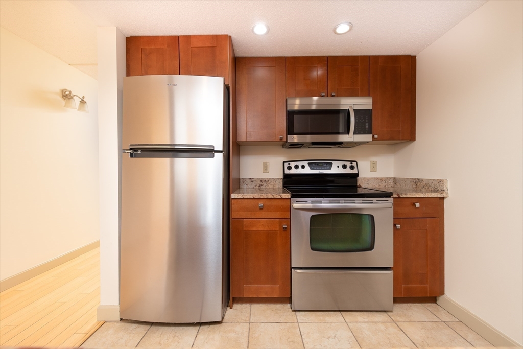 108 Peterborough St # G Unit: 4-G