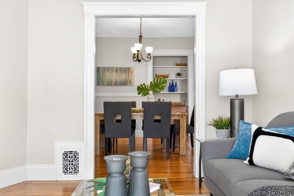 12 Woodlawn St # 2